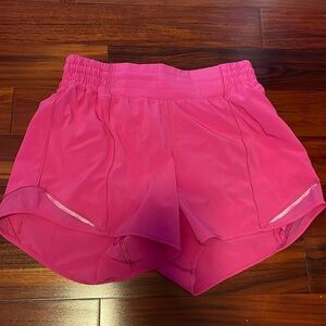 Lululemon High Rise Hotty Hot shorts 4”. Size: 6 Color: Sonic Pink